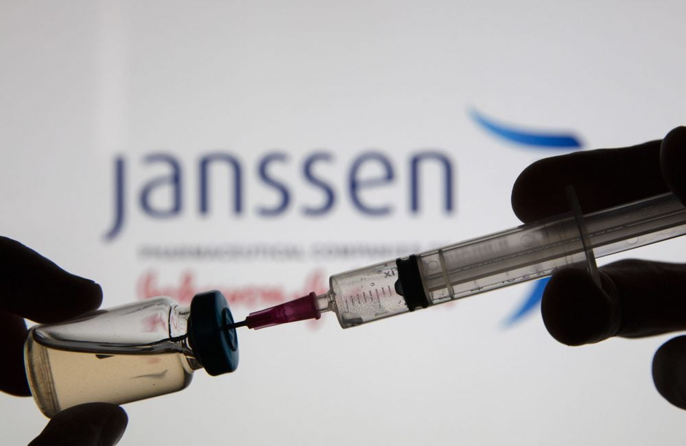 Denen zijn voorzichtig en stoppen na Astra Zenica ook met Janssen-vaccin 14