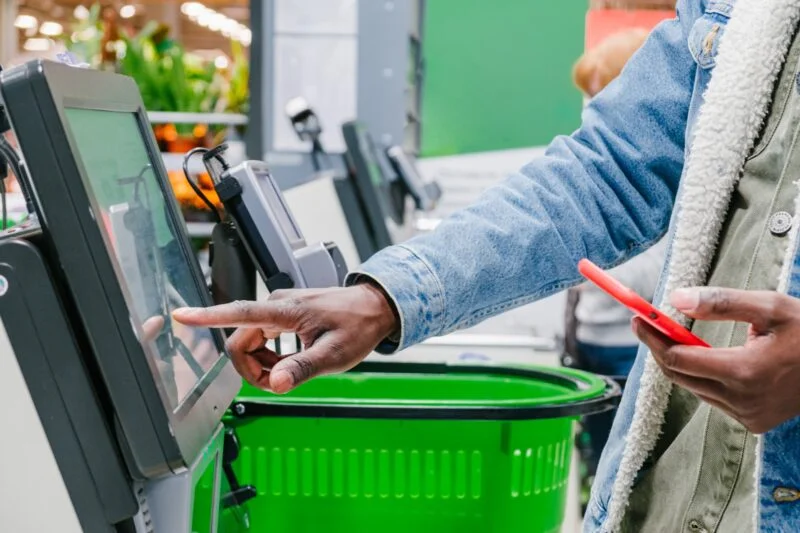 Zelfscanner in supermarkt