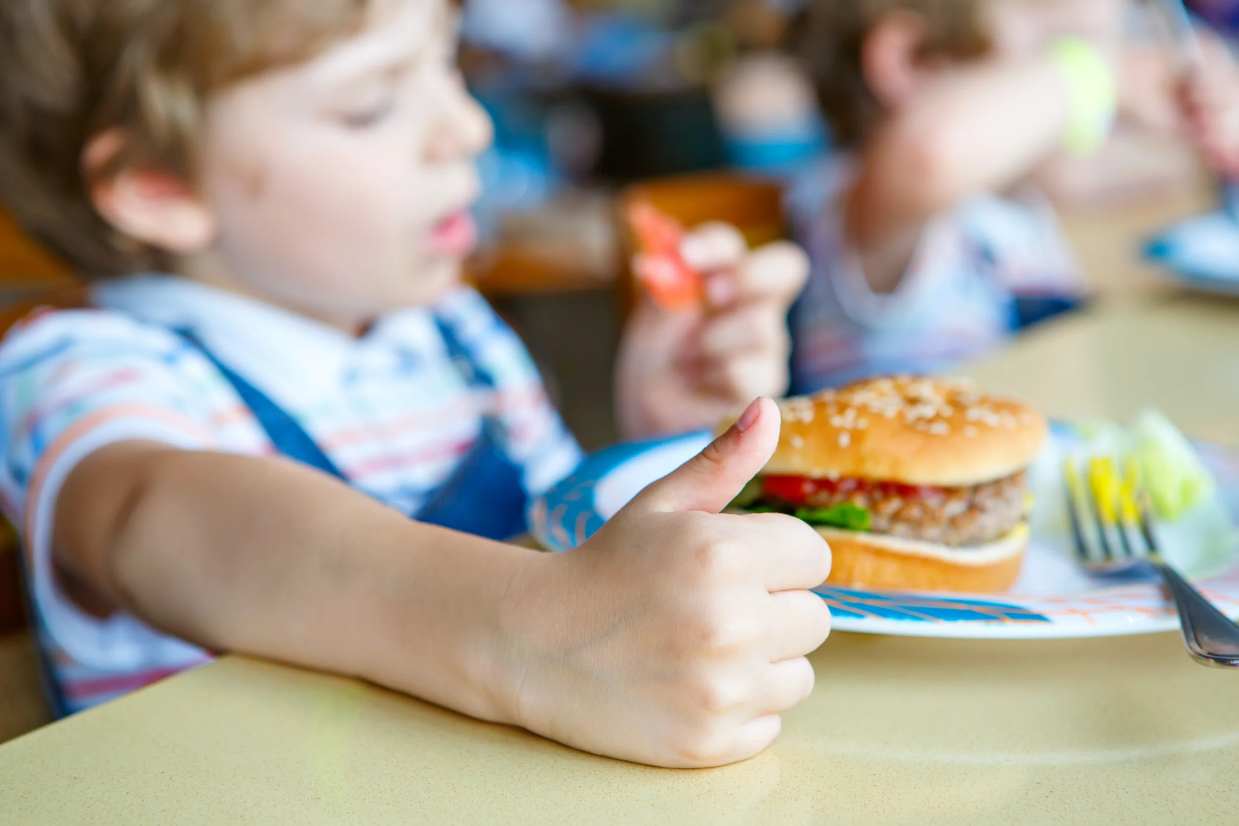 Denk je dat scholen genoeg doen om kinderen te informeren over gezond eten? 17