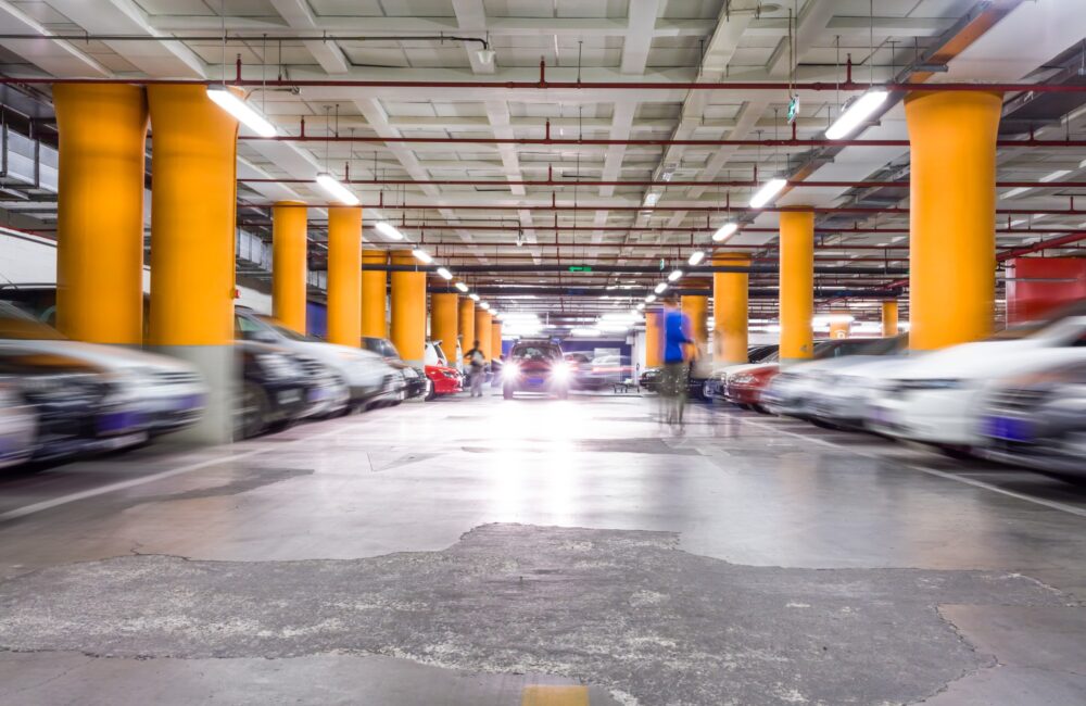 Welke diensten vallen onder een renovatie van een parkeergarage? 13